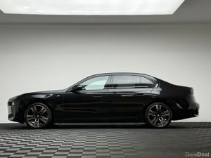 BMW 7-Series 750E M SPORT XDRIVE SAPPHIRE BLACK - Image 4