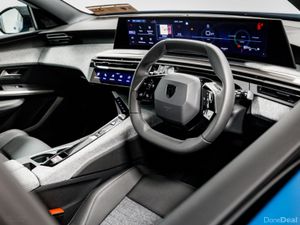 Peugeot 3008 Allure 1.2 Hybrid Auto 145HP includes - Image 2