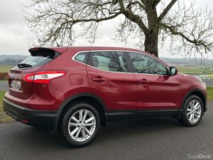 Nissan Qashqai 2015 SV Low Mileage - Image 4