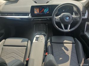 BMW iX1 eDrive20 xLine - Image 4