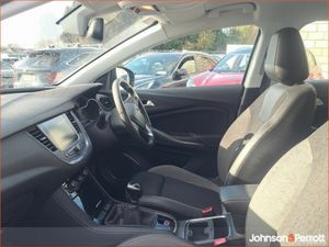 Opel Grandland X SRi 1.2i 130PS 6 Speed - Image 3