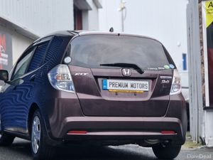 Honda Fit Hybrid Automatic - Image 3
