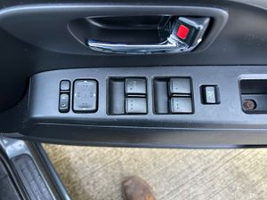 Mazda5.  7 Seat2012 - Image 4