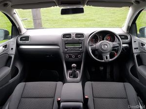 Volkswagen Golf 2011 - Image 2