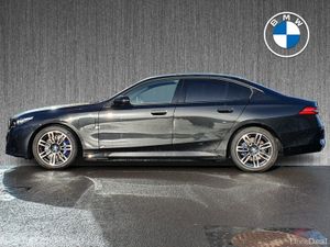 BMW 5-Series 530e M Sport Saloon - Image 3