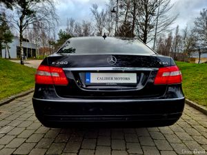 MERCEDES E200 CDI ELEGANCE - Image 4