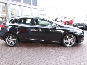 2016 VOLVO V40 - Image 3