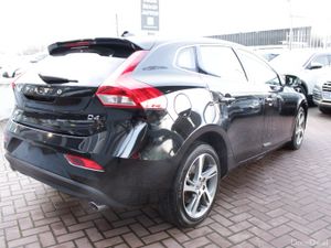 2.0D4 DYNAMIQUE EDITION 5DR HATCHBACK AUTOMATIC // - Image 4