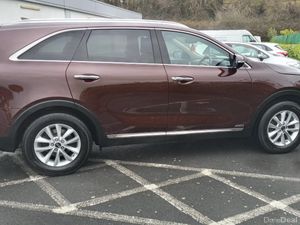 KIA SORENTO / 2017 / 2.2 DIESEL / 7 SEATER /MANUAL - Image 4