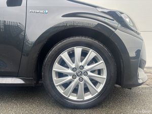 2021 TOYOTA YARIS LUNA HYBRID NCT TAX - Image 4