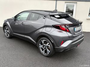 231 Toyota C-HR Hybrid Sport Bi-Tone Auto - Image 3