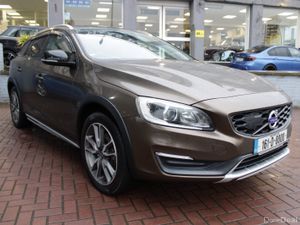 2.0D CROSSCOUNTRY EDITION ESTATE AUTOMATIC // 1 OW - Image 2