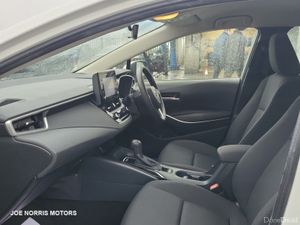 Toyota Corolla G-X Plus Sedan 1.8 Hybrid Automatic - Image 4