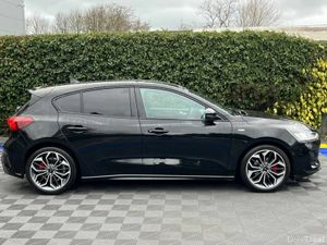 Ford Focus ST-LINE 1.0 HYBRID // VERY LOW MILEAGE - Image 2