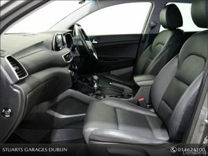 Hyundai Tucson EXECUTIVE 1.6 PETROL 5DR*FULL BLACK - Image 3
