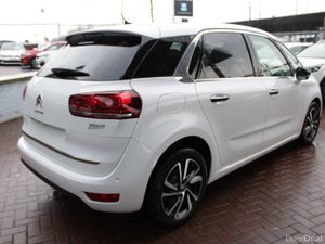 2.0HDI SHINE EDITION 5DR ESTATE AUTOMATIC // 1 OWN - Image 4