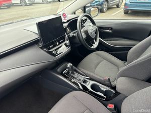 Toyota Corolla 1.8 Hybrid Luna Saloon - Image 2