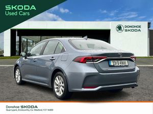 Toyota Corolla 1.8 Hybrid Luna Saloon - Image 4