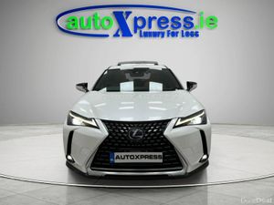 Lexus UX VERSION C 2.0 Hybrid Automatic, Reversing - Image 3