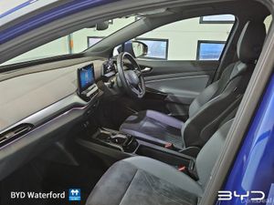 Volkswagen ID.4 LIFE DX 77kWh Battery - Reversing - Image 4
