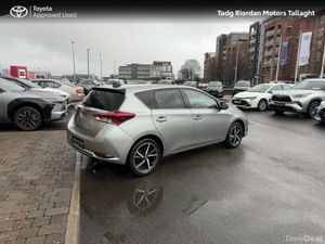 Toyota Auris HYBRID LUNA SPORT 4DR AUTO - Image 2