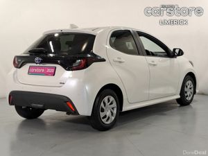Toyota Yaris 1.5 HYBRID - Image 3