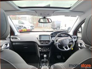 Peugeot 2008 1.2 PureTech 110 Auto Allure - Image 4