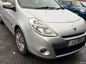 Lovely Renault Clio 2011 TAXED & TESTED - Image 2