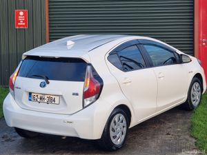 Toyota Aqua 2016 hybrid.  Automatic  €7990 - Image 2