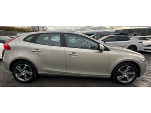 Volvo V40 2.0L Diesel Automatic (9040) - Image 4
