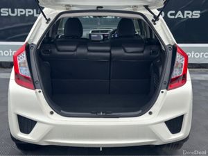 Honda Fit Hybrid - Image 4