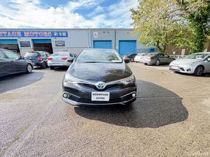 Toyota Auris 1.8 Hybrid 2016 - Image 2