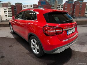 Mercedes-Benz GLA 180 STYLE Auto Petrol Low miles - Image 4