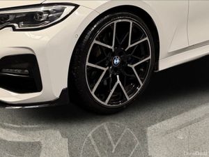 BMW 3-Series 2019 - Image 4