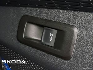 Skoda Octavia **SPORTLINE**UPGRADED WHEELS 2.0 TDI - Image 4