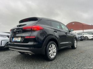 19 Hyundai Tucson 1.6 EXECUTIVE low kms - Image 4