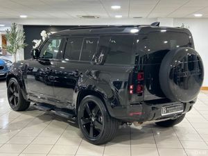 Land Rover Defender P400e X-DYNAMIC HSE=PAN ROOF// - Image 4