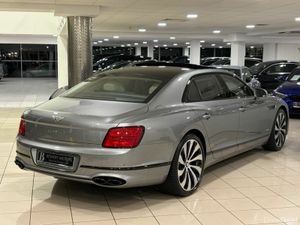 Bentley Flying Spur 3.0 V6 E-HYBRID AZURE=AS NEW// - Image 3