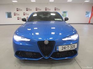 Alfa Romeo Giulia VELOCE PETROL 280BHP 2024 - Image 4