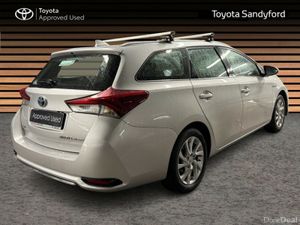 Toyota Auris 1.8 HYBRID LUNA ESTATE /ONE OWNER/FUL - Image 2