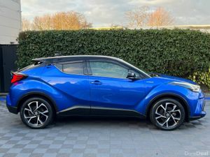 Toyota C-HR 1.8 HYBRID // SERVICE HISTORY // TOP V - Image 2