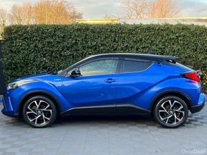 Toyota C-HR 1.8 HYBRID // SERVICE HISTORY // TOP V - Image 3