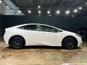 Toyota Prius NEW MODEL - HYBRID 1.8L AUTOMATIC - C - Image 3