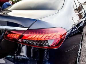 Mercedes-Benz E-Class E220d AMG Premium Plus 194bh - Image 4