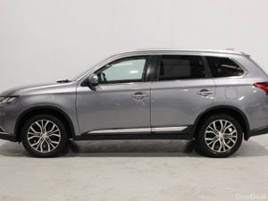 Mitsubishi Outlander 2017 2.3d AWD 7 SEATS - Image 4