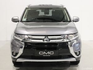 Mitsubishi Outlander 2017 2.3d AWD 7 SEATS - Image 2