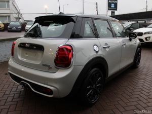 2.0SD COOPER EDITION 5DR HATCHBACK AUTO // AS NEW - Image 4