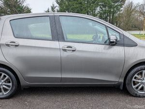 TOYOTA YARIS LUNA/ REVERSE CAMERA /NEW NCT - Image 4