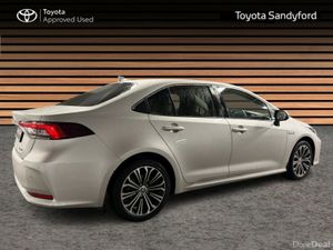 Toyota Corolla LUNA SPORT SALOON // HEATED SEATS / - Image 2