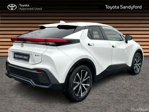 Toyota C-HR HYBRID SPORT // HEATED SEATS // APPLE - Image 2